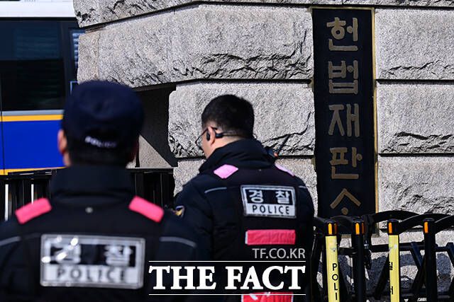 더팩트
