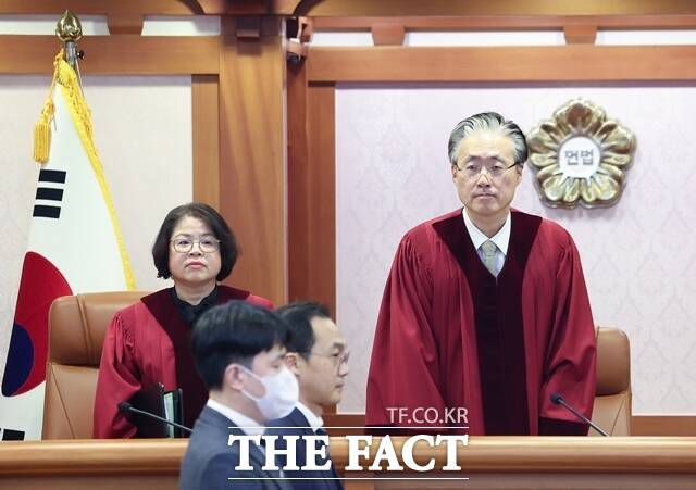 더팩트