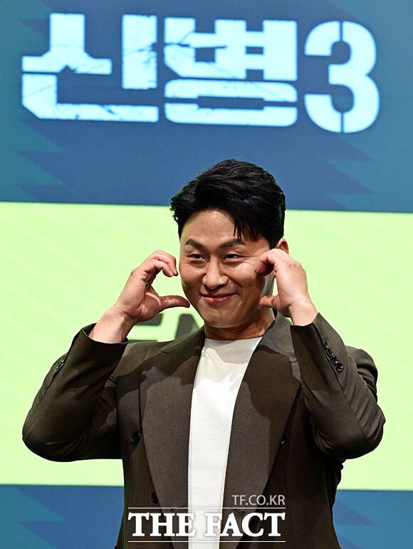 배우 오대환이 7일 오후 서울 구로구 디큐브시티에서 열린 지니TV 오리지널 '신병3' 제작발표회에 참석해 "시즌 1, 2, 3 통틀어서 사랑을 전도하는 중대장은 처음인 것 같다"고 밝혔다. /임영무 기자