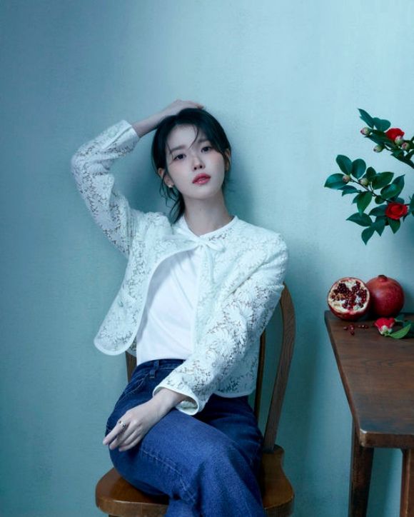 배우 아이유가 <더팩트>와 만나 넷플릭스 오리지널 시리즈 '폭싹 속았수다' 종영 인터뷰를 진행했다. /넷플릭스