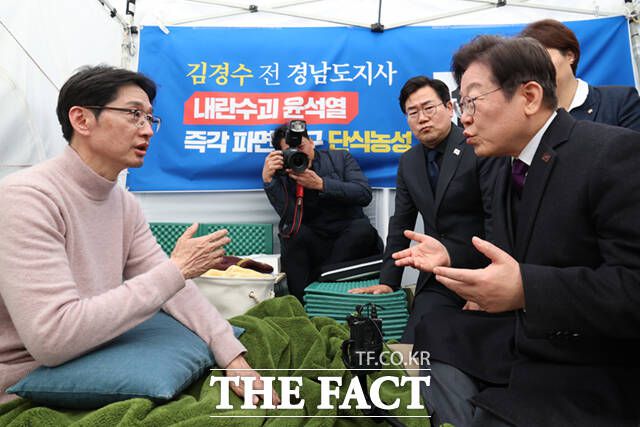 김 전 지사는 이 전 대표와 각을 세우지 않는 공존 노선을 유지하며 '착한 2등' 전략을 구사하는 반면 김 지사는 경선룰 비판 등 더욱 명확한 메시지로 존재감을 부각하며 선 굵은 차별화에 나서는 모습이다. /이새롬 기자