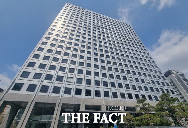 더팩트