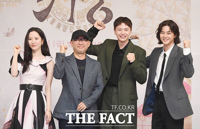 배우 김지연, 윤성식 감독, 배우 육성재 김지훈(왼쪽부터)이 17일 오후 3시 30분 서울 양천구 목동 SBS에서 진행된 SBS 새 금토드라마 '귀궁' 제작발표회에 참석했다. /장윤석 기자