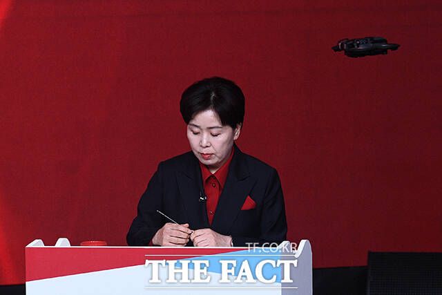 더팩트
