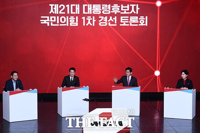 더팩트