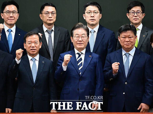더팩트