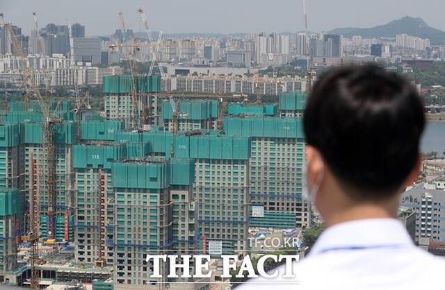 지방 건설산업 활성화 방안으로 맞춤형 정책 추진이 필요하다는 제언이 나왔다. /뉴시스