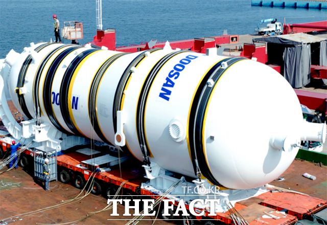 이재명 더불어민주당 대선 경선 후보가 산업 분야 공약을 속속들이 발표하면서 에너지 분야 정책에도 이목이 집중되고 있다. 두산에너빌리티가 제작한 대형원전 주기기가 배 위에 배치되어 있다. /두산에너빌리티