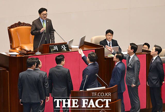 더팩트