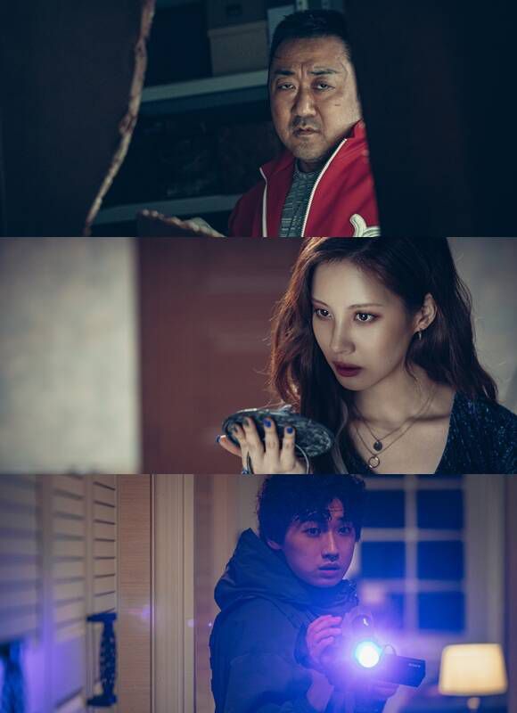 샤론 역을 맡은 서현(가운데)은 화려한 스타일링을 찰떡같이 받는 비주얼과 고대어 주문을 완벽하게 구사하는 소화력을 보여주며 마동석 옆에서 밀리지 않는 존재감을 발산한다. /롯데엔터테인먼트