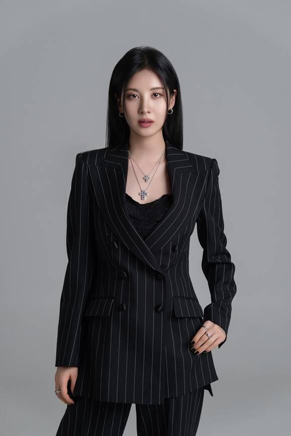 서현은 "30대가 되면서 마음이 편해졌고 일에 대한 강박이 없어지면서 여유롭게 행복을 누리면서 살고 있다"고 지금의 삶에 만족감을 드러냈다. /롯데엔터테인먼트