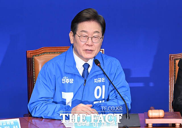 대법원이 이재명 대선 후보의 공직선거법 사건을 유죄 취지로 파기환송했지만, 더불어민주당은 흔들림이 없어 보인다. 오히려 '직진 기조'를 더 강하게 천명하고 있다. /박헌우 기자