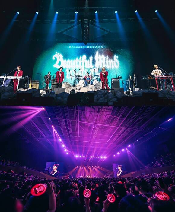 빌런즈들은 노래의 분위기에 맞게 뛰면서 머리를 격정적으로 흔드는가 하면 떼창으로 남다른 실력을 뽐내며 엑스디너리 히어로즈가 연 '공연 맛집'을 제대로 즐겼다. /JYP엔터테인먼트