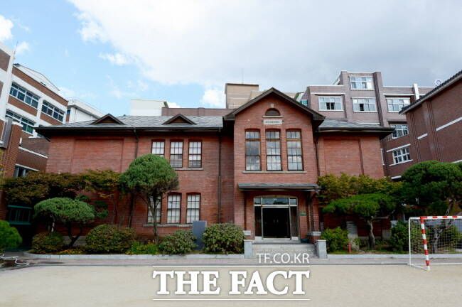 수원 출신의 독립운동가 임면수가 만주에서 돌아온 뒤 공사 감독을 했던 아담스기념관 전경./수원시