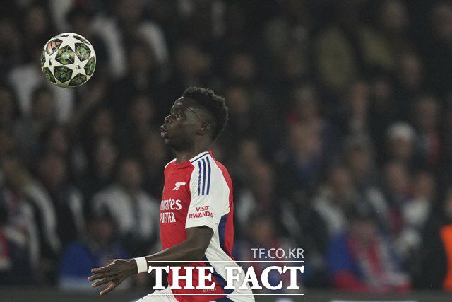 아스널의 만회골을 넣은 부카요 사카의 경기 장면./파리=AP.뉴시스