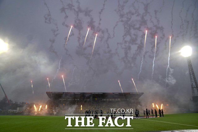 UEL 4강 2차전이 펼쳐진 노르웨이 북부 항구도시 보되의 경기장. 전체 인구 4만6000명의 소도시에 경기장 수용규모도 8000석에 불과하지만 축구 열기 만큼은 유럽의 빅클럽 못지않게 뜨겁다./보되=AP.뉴시스