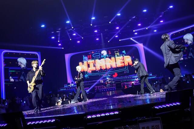 약 2년 만에 완전체 단독 콘서트로 팬들과 만난 엔플라잉은 "여기에 오기까지 10년 기다렸다"고 벅찬 마음을 드러냈다. /FNC엔터테인먼트