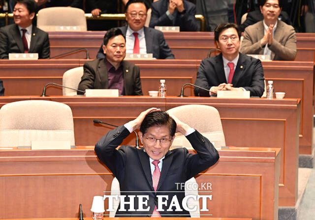 마침내 대선 후보로 자리 차지한 김문수.