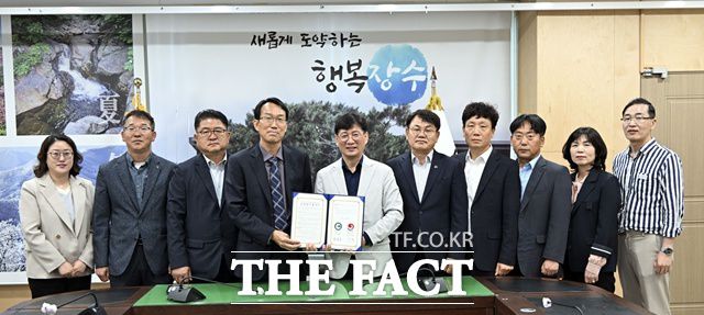 경남 합천군과 전북 장수군이 축산 분야 업무 상생을 위한 협약을 체결했다./합천군