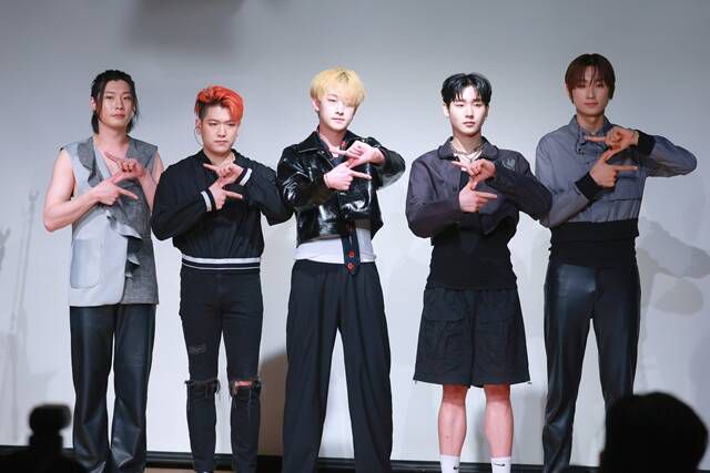 밴드 2Z의 주논 뉴본 호진 범준 정현(왼쪽부터)이 14일 오후 4시 서울 금천구 문화정원아트홀에서 다섯 번째 싱글 앨범 'CrossRoad' 발매 기념 쇼케이스를 개최했다. /GOGO2020