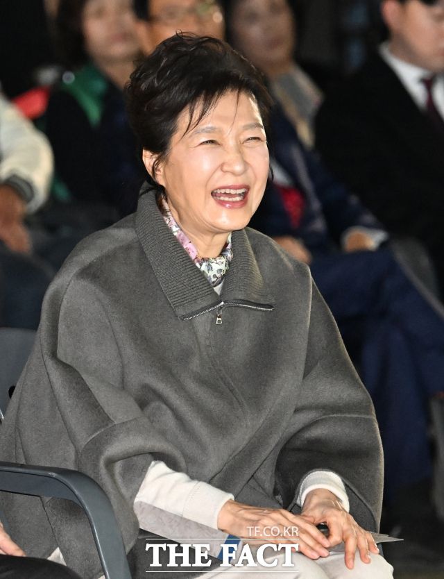 김문수 국민의힘 대선 후보다 24일 박근혜 전 대통령의 대구 달성군 사저를 방문한다. 대선을 10일 앞둔 만남으로 보수층 결집 효과 극대화 행보로 해석된다. /박헌우 기자