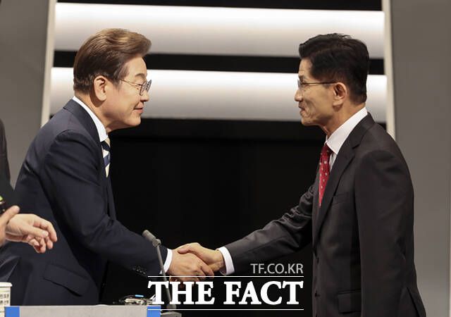 이 후보는 "지금은 내란을 극복하는 게 더 중요하다"며 "국민들이 이 나라 운명을 두고 판단하는 시점인데 불필요하게 그런 논쟁을 만드는 건 바람직하지 않다"고 강조했다. /국회사진기자단