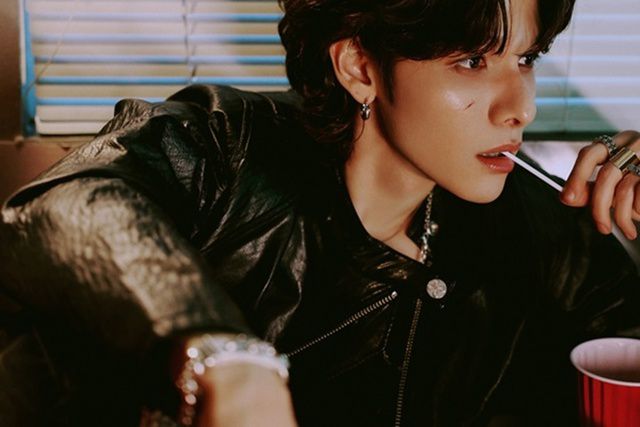 사무엘이 지난해 4월 미니 앨범 'NOW'를 발매하고 6년 만에 활동을 재개한 데 이어 지난 9일 새 싱글 'ROCKSTAR'를 발표했다. /SMG