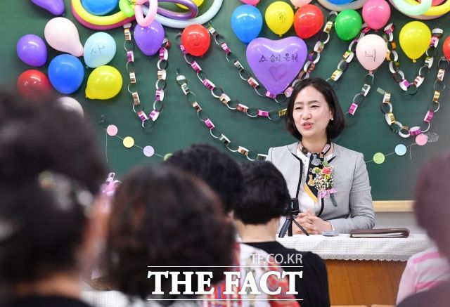 교사들은 정치적 의견 공개 표명, 정당 가입, 선거 운동, 정치 후원금 기부, 공직 출마 등을 할 수 없다. '교육 공무원'인 교원은 정치 중립 의무가 있기 때문이다. 사진은 서울의 한 중학교로 기사 내용과 무관. /박헌우 기자