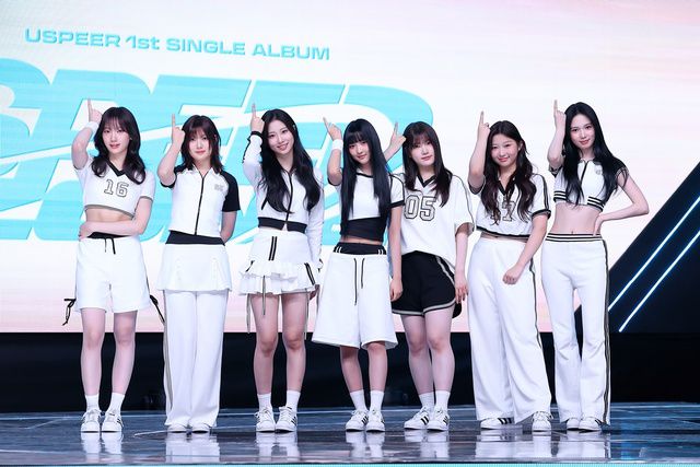 타이틀곡 'ZOOM'은 빠르게 질주하는 신스 베이스와 다이내믹한 비트가 돋보이는 일렉트로 힙합 장르의 곡이다. 파워풀한 보컬과 자신감 넘치는 래핑이 곡을 가득 채운다. /WM엔터