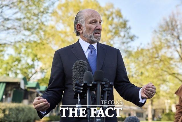 하워드 러트닉 미국 상무장관은 현지 투자 기업들에 제공할 보조금과 관련해 "너무 관대해 보인다"며 "보조금을 받을 기업들과 재협상 중"이라고 밝혔다. /AP.뉴시스