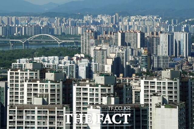 건설업계가 이재명 대통령에게 침체된 건설경기를 활성화하기 위한 다양한 정책을 제안했다. /더팩트 DB