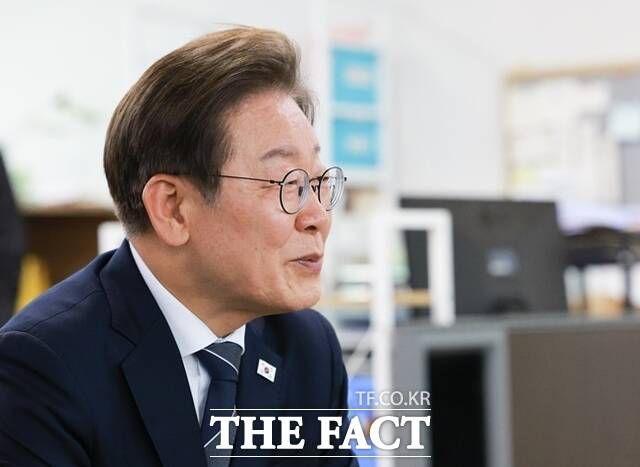 이재명 대통령이 지난 13일 경기도 파주시 장단면 행정복지센터에서 열린 주민 간담회에서 발언하고 있다. /뉴시스