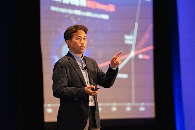 곽노정 SK하이닉스 사장이 지난해 열린 'SK 글로벌 포럼'에서 기조연설을 하고 있다. /SK하이닉스