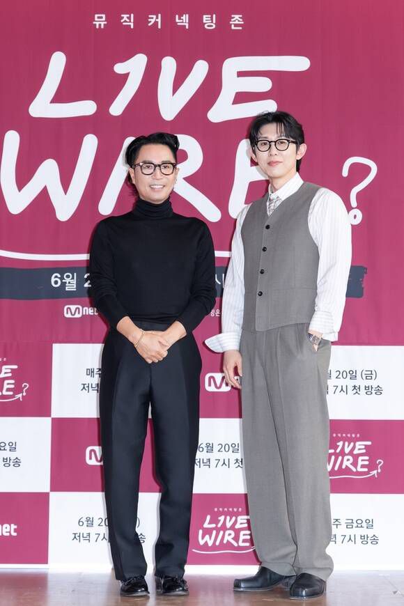 정재형(왼쪽)과 코드 쿤스트가 '라이브 와이어' MC를 맡아 활약한다. /Mnet