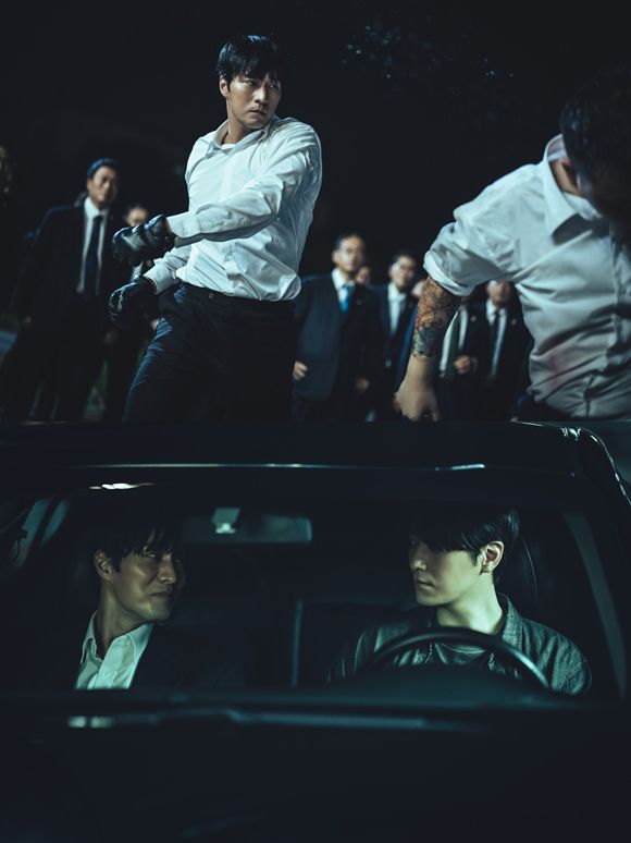 배우 소지섭이 최근 다시 인기를 끌고 있는 '미안하다, 사랑한다'를 언급했다. 이에 신기하고 감사하다면서도 21년 전 작품이라는 것을 고려해 안 좋은 장면은 절대 따라하지 않았으면 한다고 밝혔다. /넷플릭스