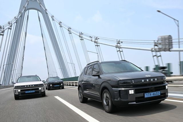 지난 18일 오후 서울 강서구 메이필드호텔을 출발해 인천 영종도의 한 카페까지 왕복 주행하며 신형 넥쏘를 직접 몰아봤다. 고속도로와 도심, 국도 등 다양한 환경이 포함된 약 110㎞ 구간이었다. /현대자동차