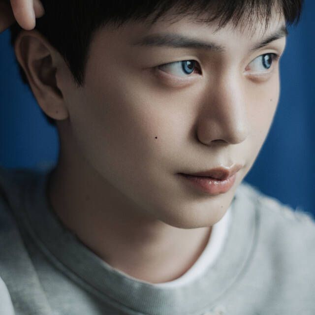 가수 육성재는 지난 19일 '이제야'를 발매했다. /아이윌미디어