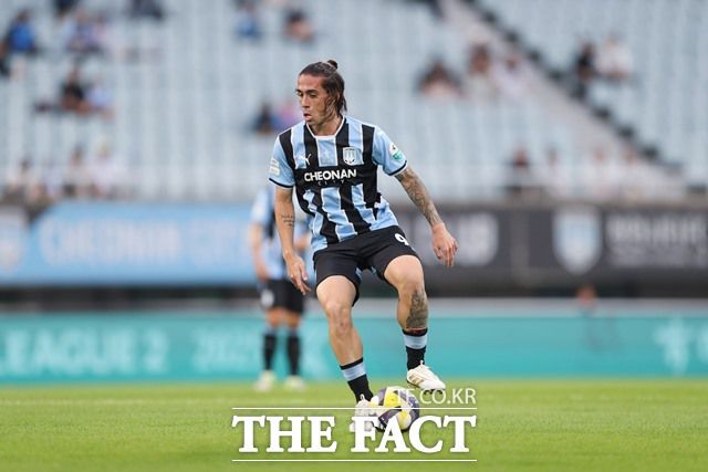 ‘하나은행 K리그2 2025’ 17라운드 MVP에 선정된 천안 펠리페./K리그