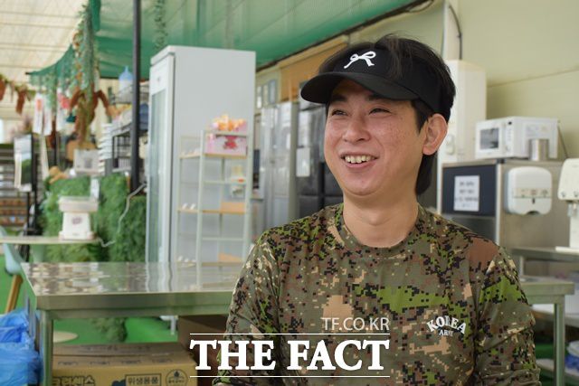 귀농 청년 정광용 씨는 8년여 직장 생활 끝에 연고도 없는 전북 익산에 내려와 딸기를 심었다. 지난달 21일 만난 정 씨는 쉽지 않았던 정착 과정을 허심탄회하게 털어놨다. /익산=이철영 기자