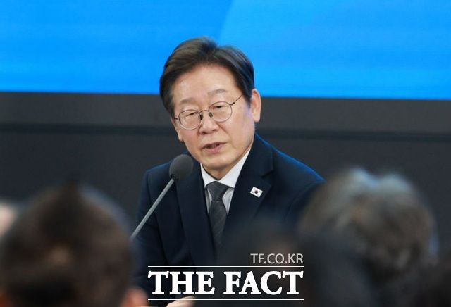 이재명 대통령이 25일 광주 국립 아시아문화전당에서 열린 광주시민, 전남도민 타운홀미팅에서 발언하고 있다. /광주=뉴시스