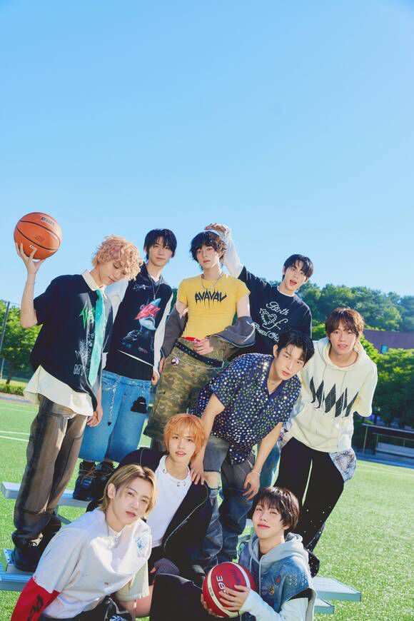 데뷔를 앞둔 신인 보이그룹 아홉이 오는 7월 26일 열리는 '가요대전 Summer' 라인업에 이름을 올렸다. /F&F엔터