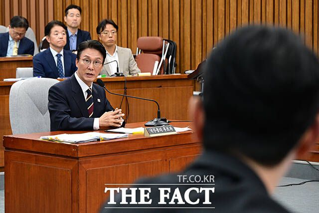 앞서 이날 청문회에서는 김 후보자의 자산과 관련한 공방이 오갔다. 김 후보자는 "결론적으로 저는 내야 할 것은 다 내고, 털릴 만큼 털렸다고 생각한다"고 밝혔다. /남윤호 기자