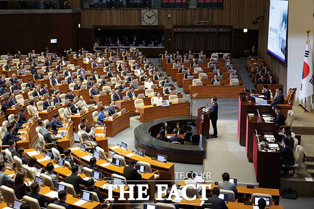 이재명 대통령이 26일 오전 국회 본회의장에서 추가경정예산에 대한 시정연설을 하고 있다. /국회사진기자단