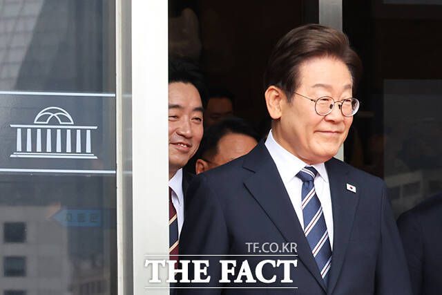 시정연설 마친 뒤 국회 나서는 이재명 대통령.