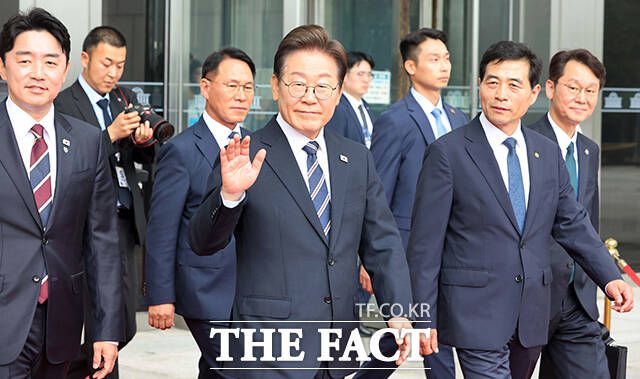 시정연설 마친 뒤 국회 나서는 이재명 대통령.