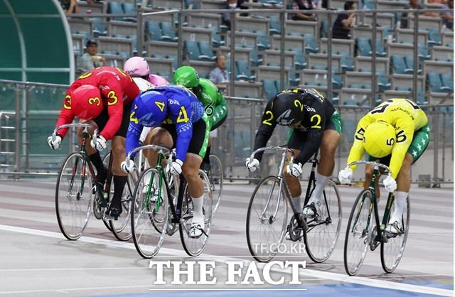 우수급 결승전에서는 4번 김준철, 3번 마민준이 각각 우승, 준우승을 차지했고, 2번 현지운과 5번 최동현이 동시에 3위로 결승선을 통과했다./국민체육진흥공단