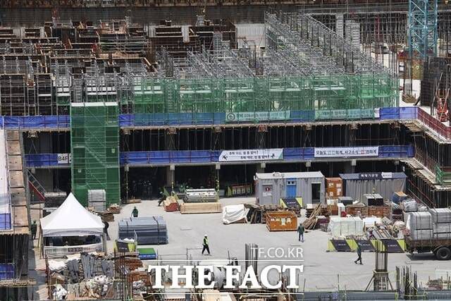 '건설안전특별법'이 발의된 이후 건설업계에서 반발이 거세지고 있다. 중대재해처벌법 등 이미 시행 중인 규제가 있는 상황에서 추가적인 처벌 법안이 나왔기 때문이다. /뉴시스