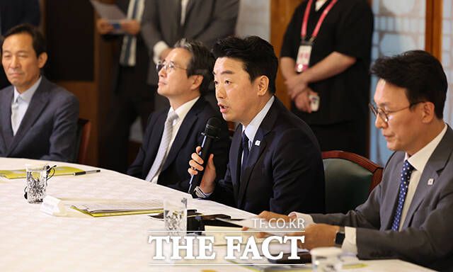 모두발언 하는 강훈식 대통령 비서실장.