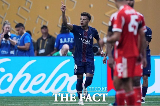 선제골을 터뜨린 PSG의 데지레 두에의 골 세리머니./애틀랜타=AP.뉴시스