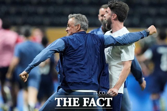 감격적인 승리를 온 몸으로 표현하고 있는 PSG의 루이스 엔리케 감독./애틀랜타=AP.뉴시스